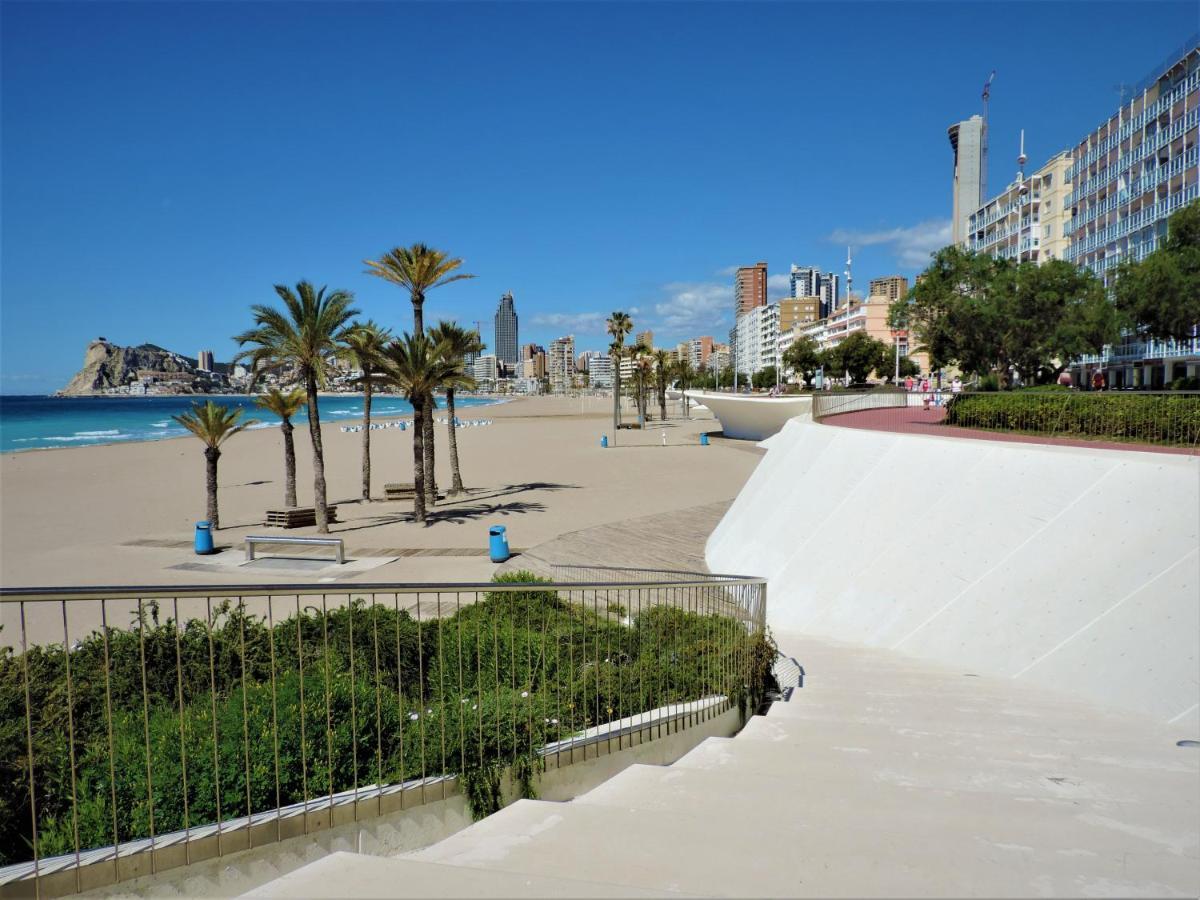 Sunset Waves By Apturist Benidorm Buitenkant foto